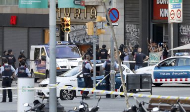 TRECE MUERTOS Y MÁS DE 50 HERIDOS EN EL ATENTADO EN LAS RAMBLAS DE BARCELONA