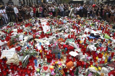 MUESTRAS DE APOYO EN LAS RAMBLAS DE BARCELONA