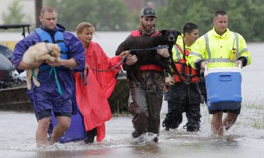 Grandes inundaciones golpean la ciudad de Houston tras el huracán Harvey