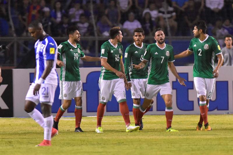 Honduras vence a México y va a la repesca contra Australia