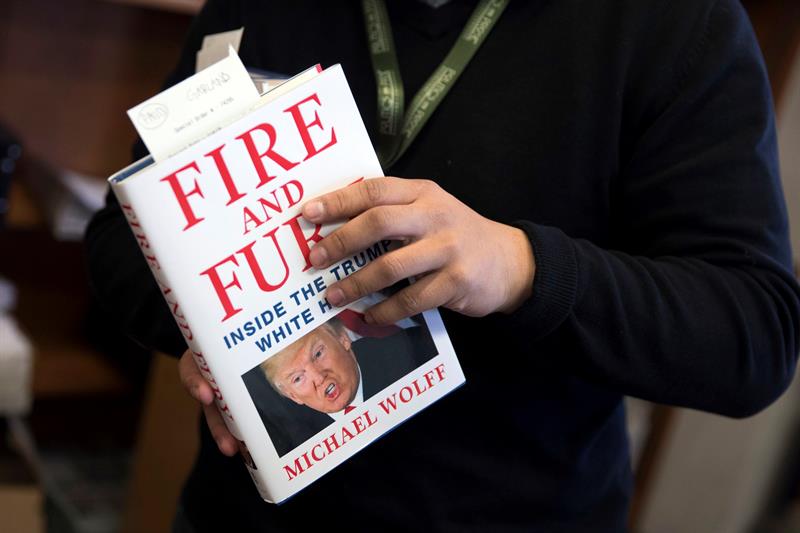 Trump dice que polémico libro sobre él está "lleno de mentiras"