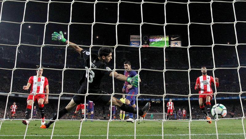 "La Pulga" Messi y Luis Suárez disipan dudas en el líder Barcelona