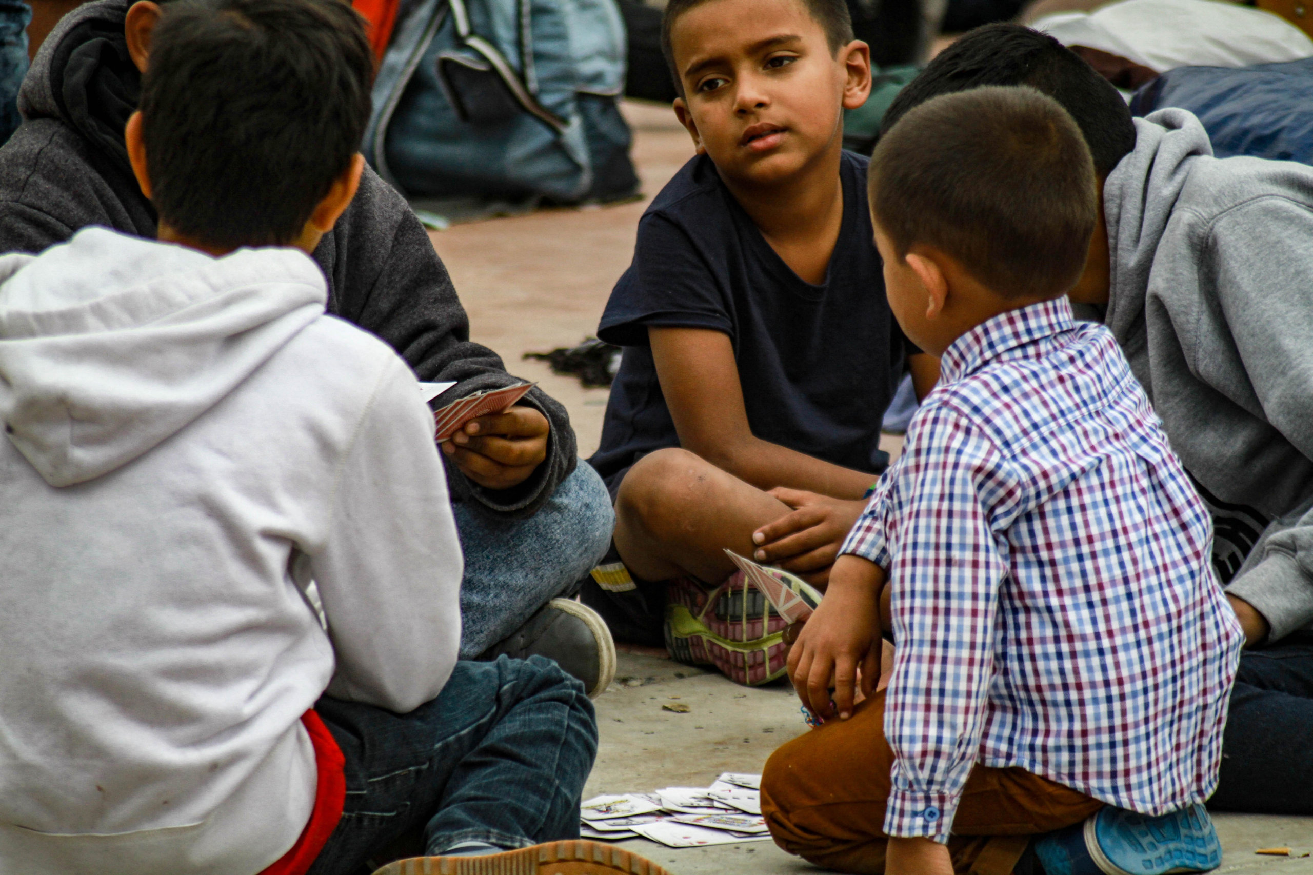 Demora el trámite de asilo de migrantes en la frontera con EEUU