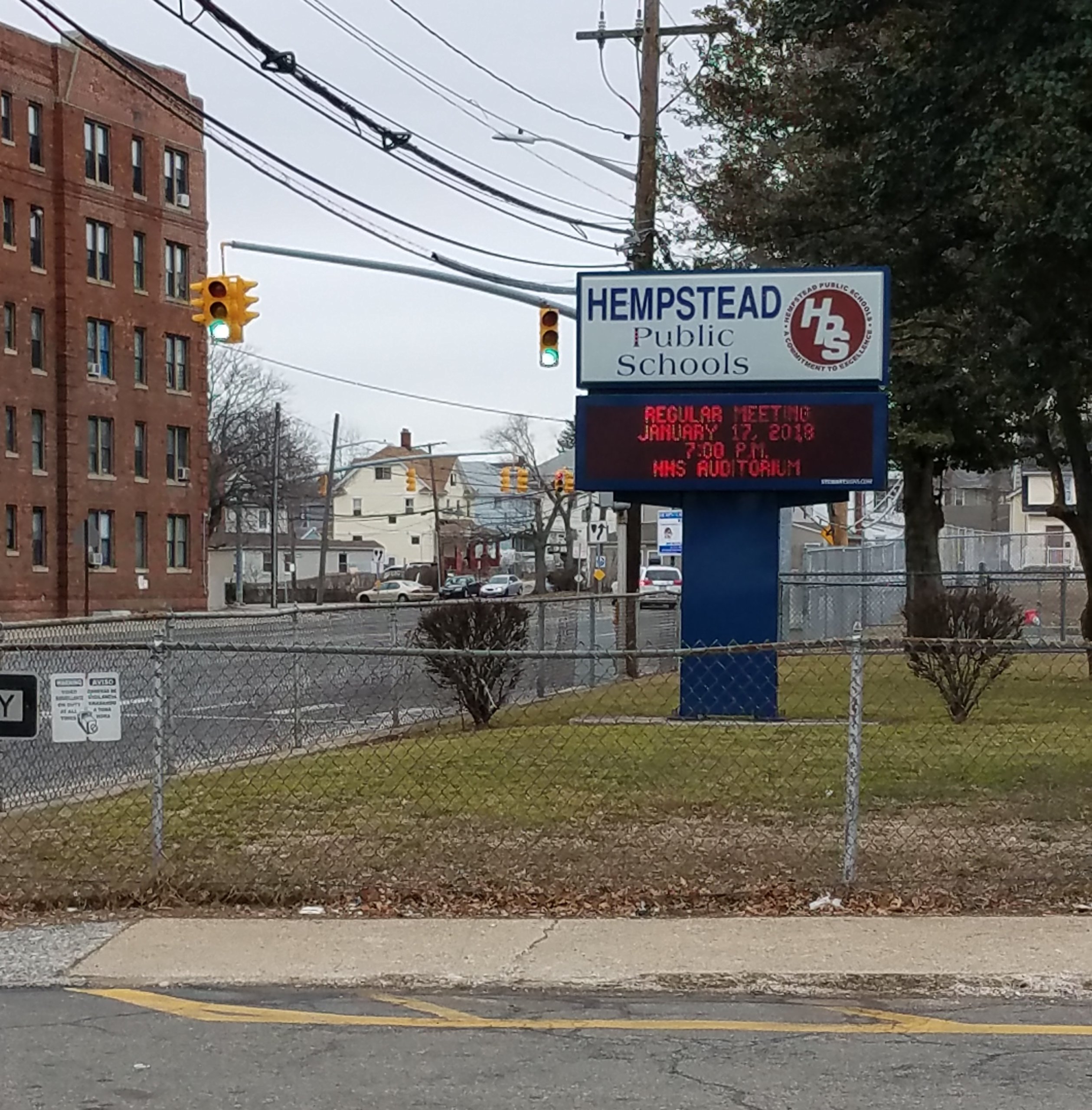 Activan plan de acción para mejorar escuelas de Hempstead