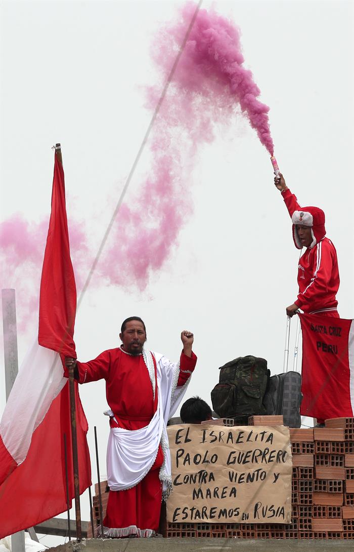 La expectativa por Guerrero marca los entrenamientos de Perú (Fotos)