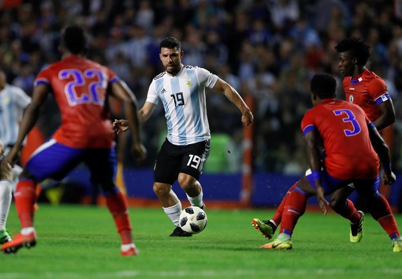  Con triplete de Messi, Argentina se despidió goleando 4-0 a Haití