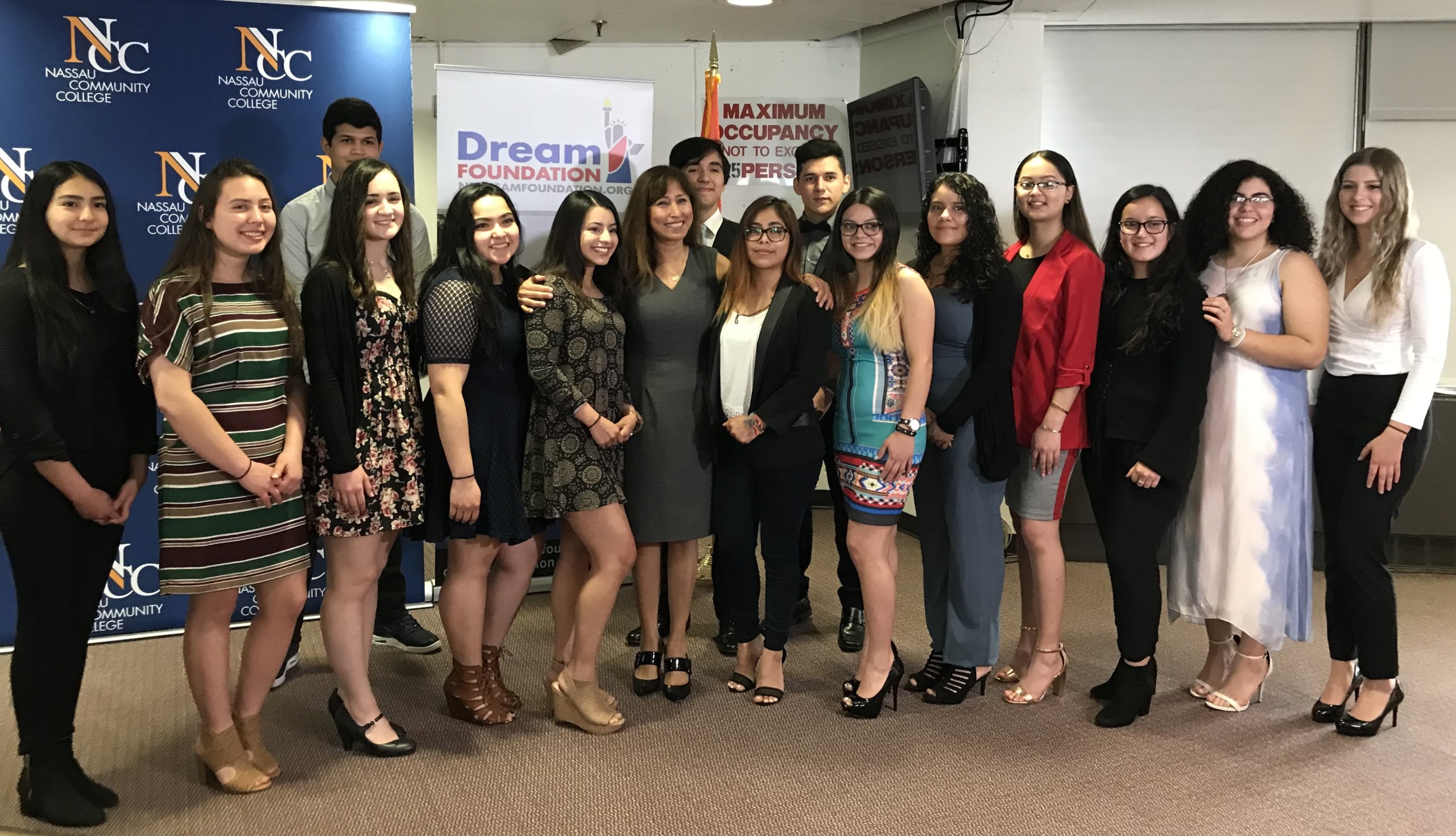 La Fundación Dream anunció los ganadores inmigrantes de las becas para estudios universitarios.