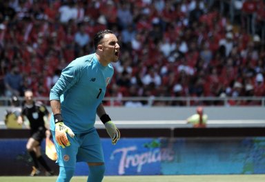 Costa Rica se despide con goleada y Keylor Navas recibe un homenaje