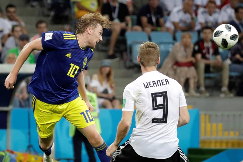 Alemania del drama al alivio tras remontar sobre la hora por 2-1 a Suecia