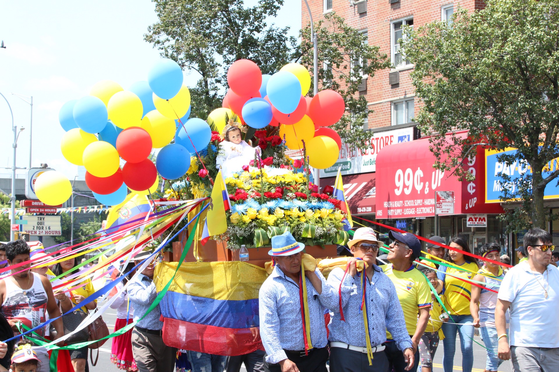 Queens se pintó de amarillo, azul y rojo con el Desfile Ecuatoriano de Nueva York