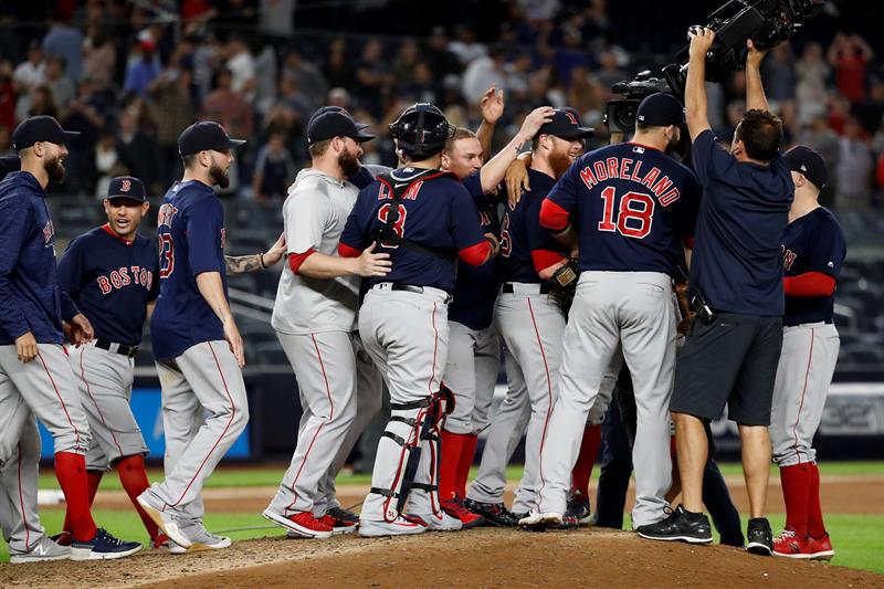 Los Yankees no pueden en casa y ven campeonar a los Medias Rojas en El Bronx