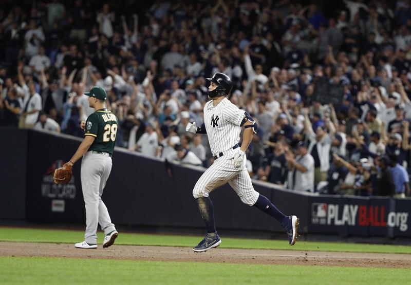 Yankees despachan a Atléticos y jugarán contra Medias Rojas en la serie divisional