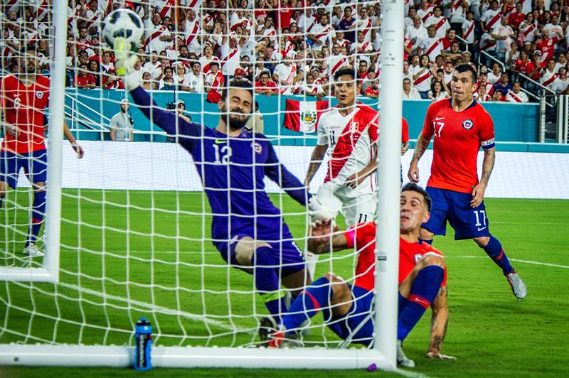 Perú rompe 3-0 a Chile en clásico de goles y oles en Miami (Fotos y Video)