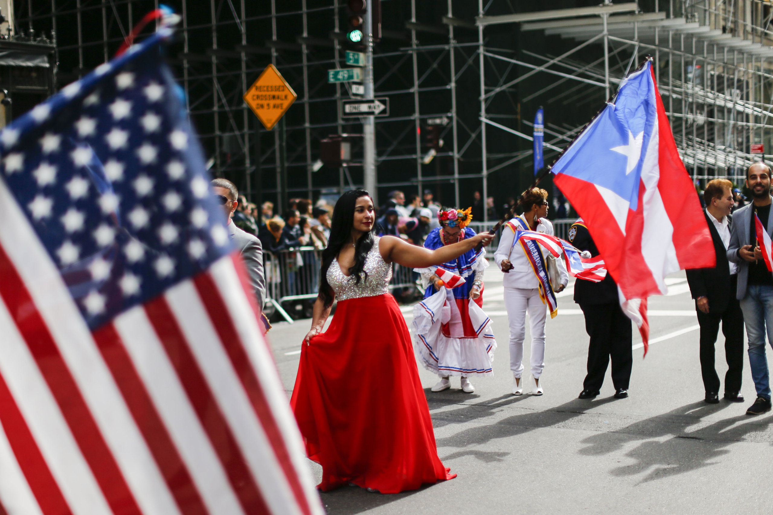 Banderas fuertes y unidas en el Desfile de la Hispanidad en Nueva York (Fotos y Videos)