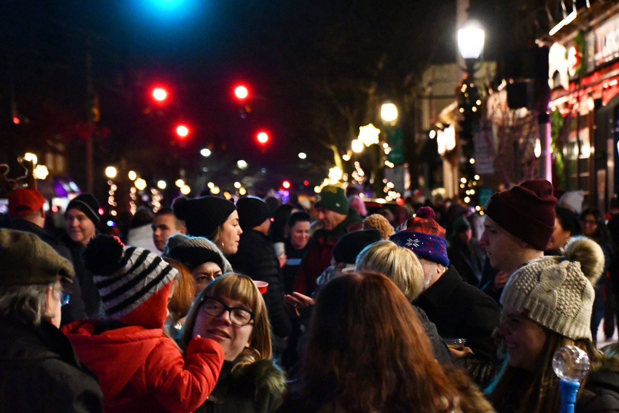 Desfile navideño del Pueblo de Islip atrae a miles de visitantes