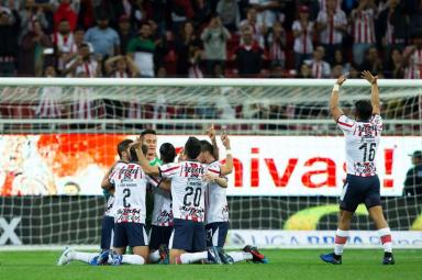 Las Chivas lideran con paso perfecto el torneo Clausura en México