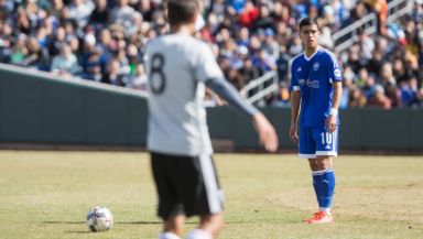 New York Cosmos se refuerza con el delantero salvadoreño Junior Burgos