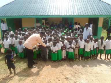 Dr. Vincent H Bulus, promotor de esperanza y educación desde Long Island hasta Nigeria