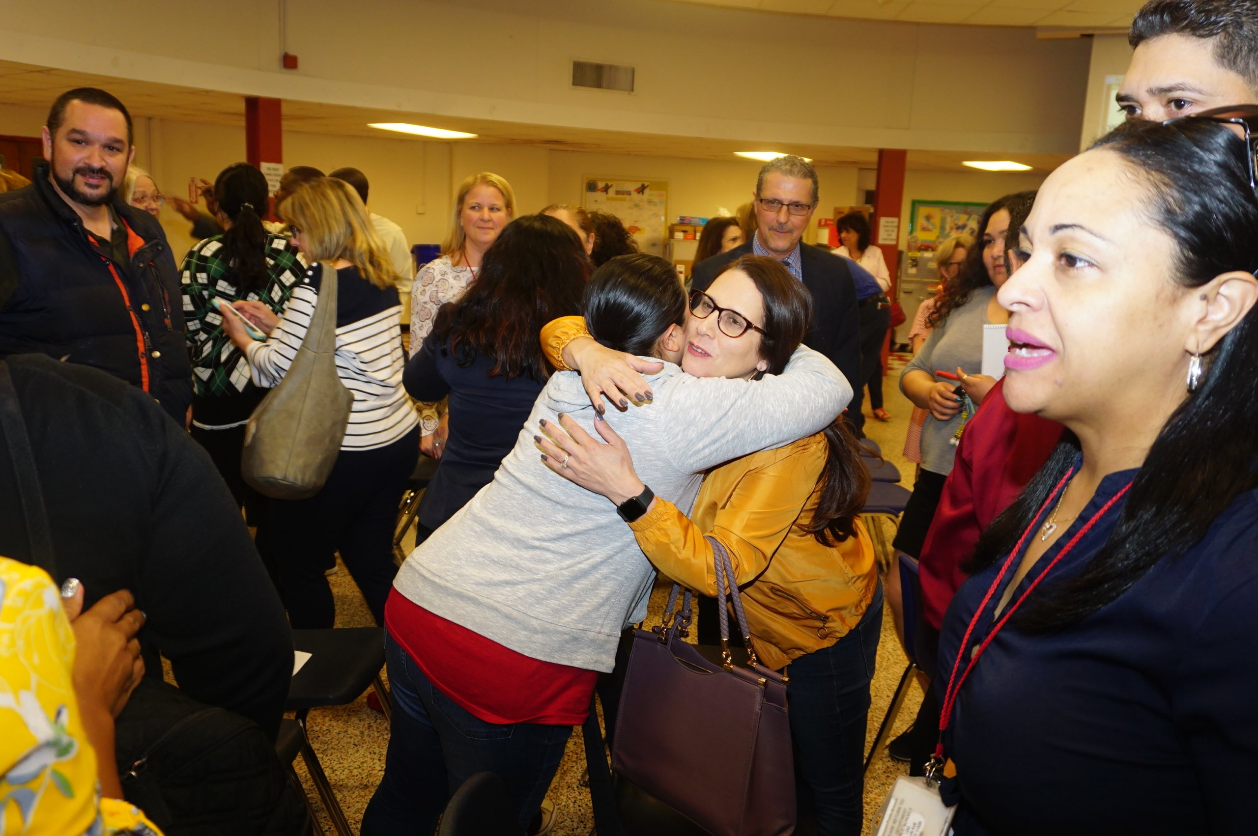 Maria Jordan-Awalom y Gabriela Castillo nuevas miembros de la Junta Escolar de Freeport