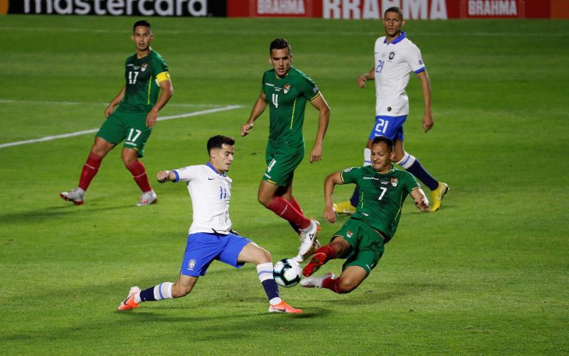 Coutinho y el VAR alivian el estreno de Brasil y frustran a Bolivia