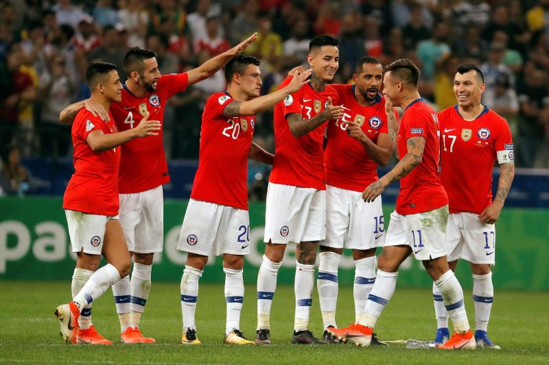 Chile supera a Colombia en tiros penales y se clasifica a semifinales  