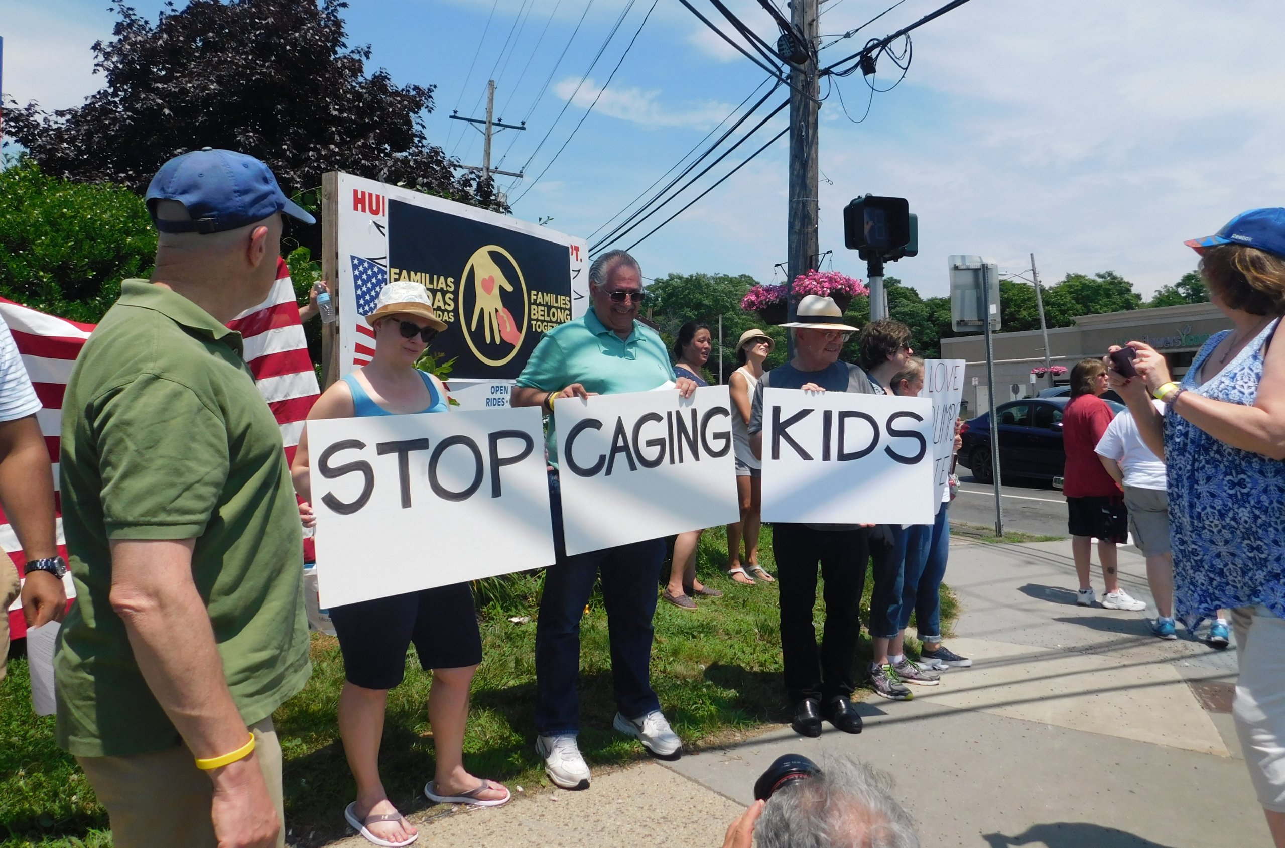 Protestan en Long Island por los niños que siguen siendo separados en la frontera