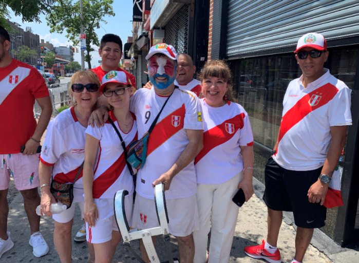 Hinchas peruanos en Nueva York orgullosos de la “Blanquirroja” subcampeona