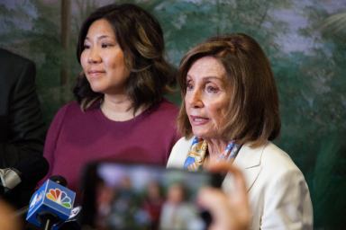 Nancy Pelosi asiste a foro en Queens sobre ley que otorgaría a SOÑADORES la oportunidad de permanecer en los EE. UU.