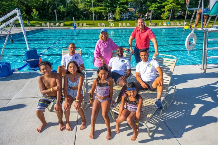 Comunidad celebra el 'Día de Diversión Familiar' en el Parque Roberto Clemente