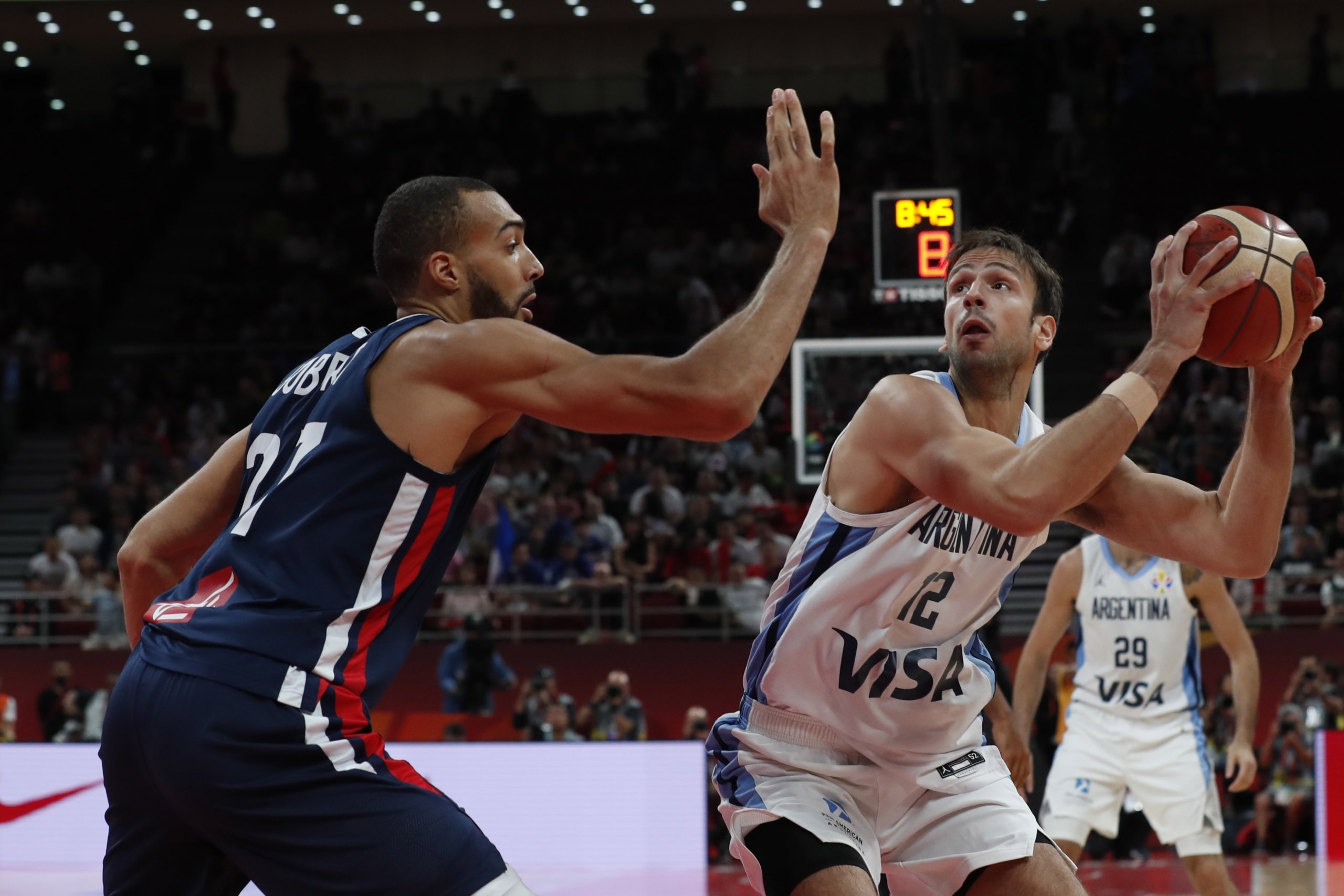 Scola lleva a Argentina a la final tras aplastar a Francia en Mundial de Baloncesto