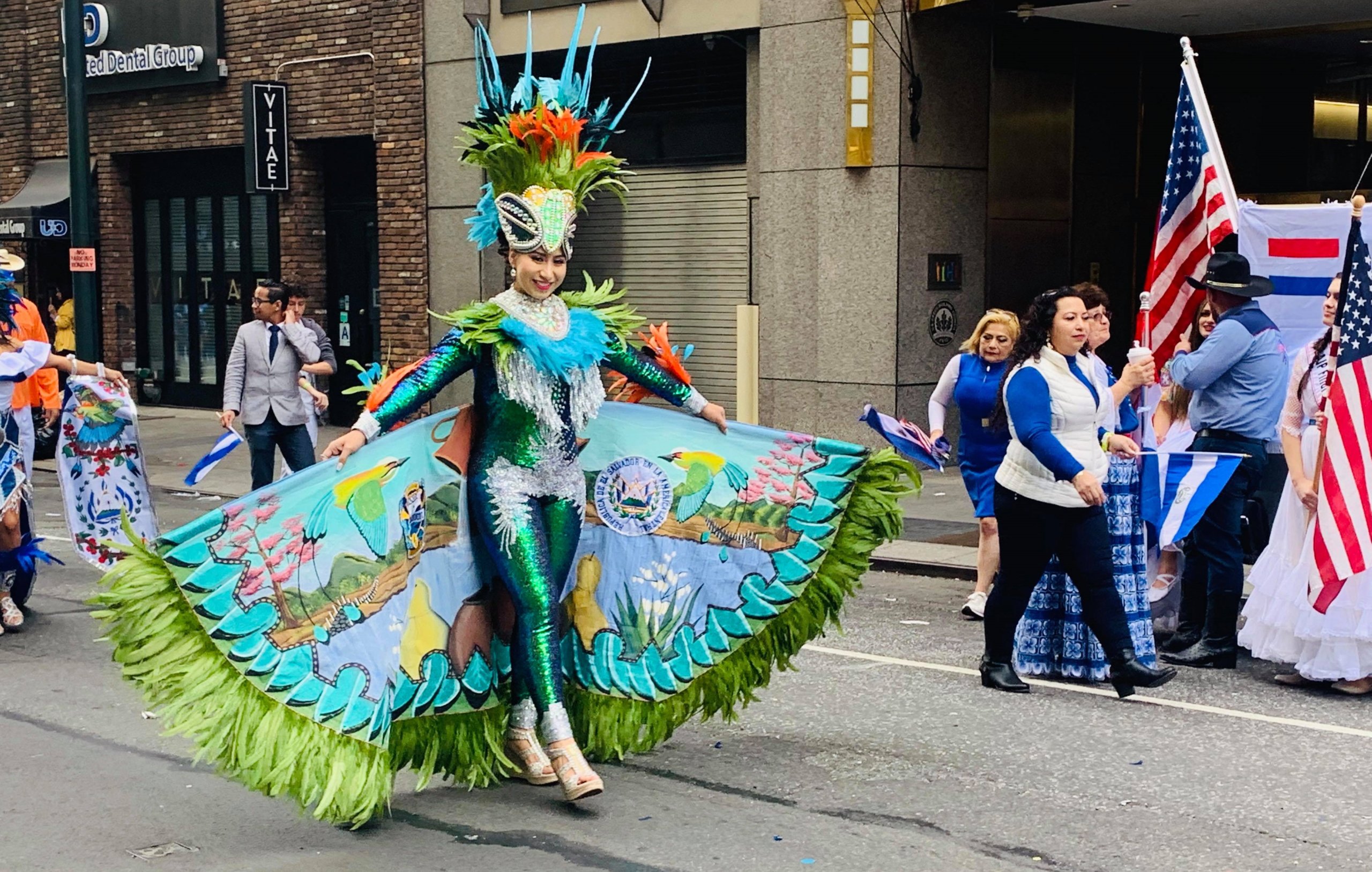 Desfile de la Hispanidad vibró en un viaje ancestral de cultura (Fotos y Videos)