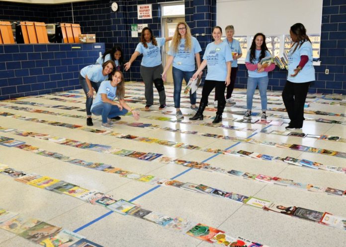 The Book Fairies rompe récord mundial Guinness en escuela de Wyandanch