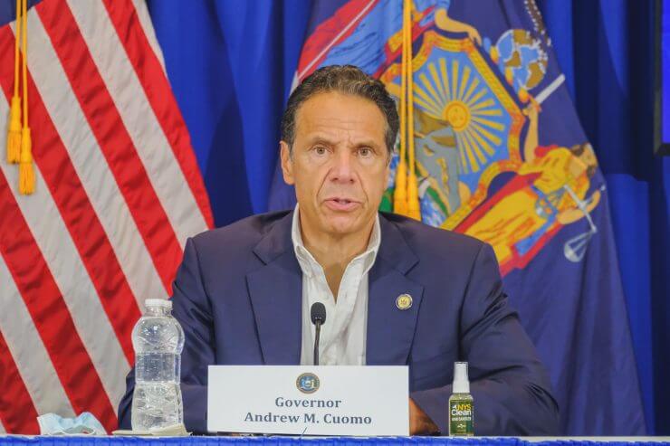 «¡No sean estúpidos!»: Cuomo redobla amenaza de cerrar bares con grandes multitudes