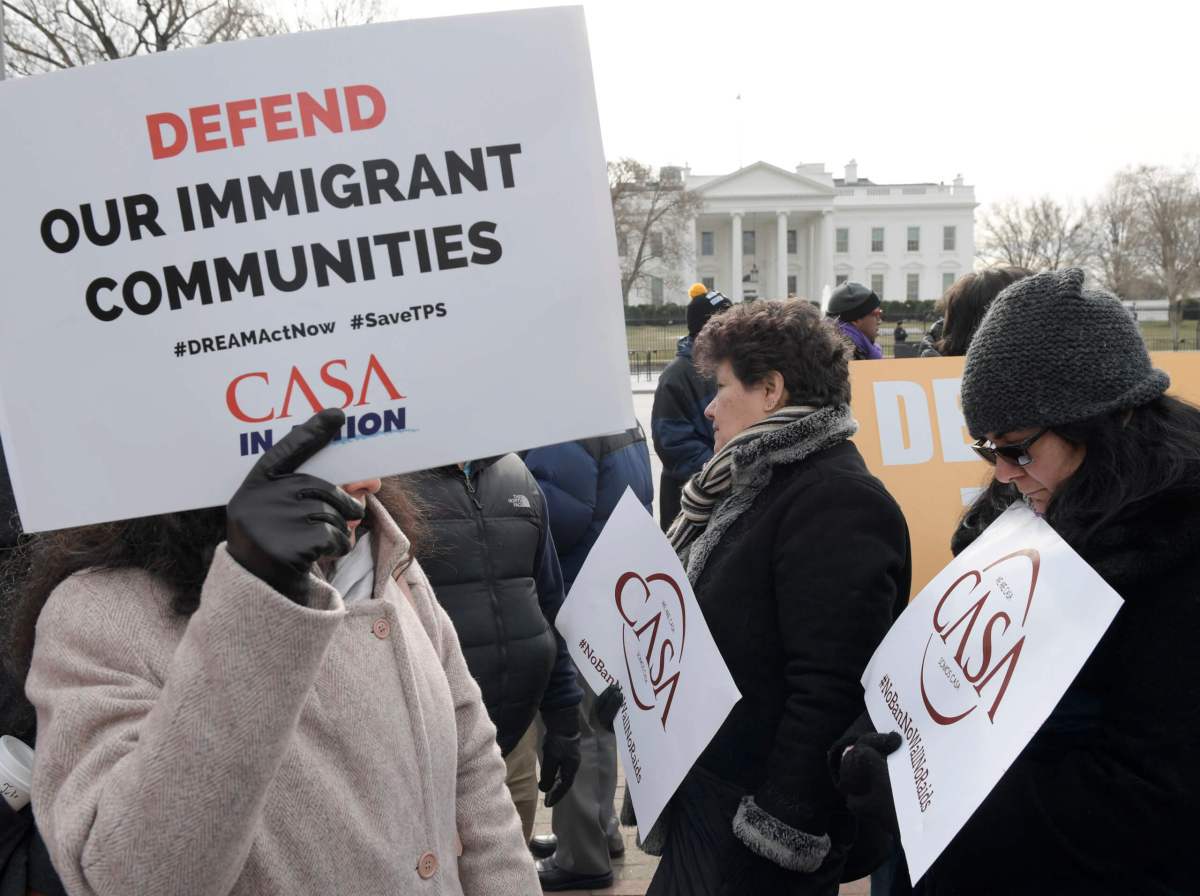 Gobierno Trump cierra el camino a la residencia permanente a amparados de TPS