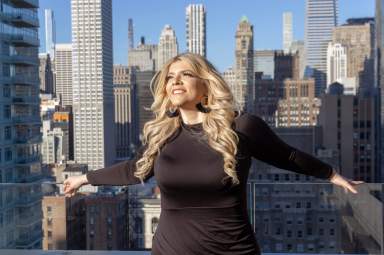 Doménica Mena, La Curvy Latina renace desde New York