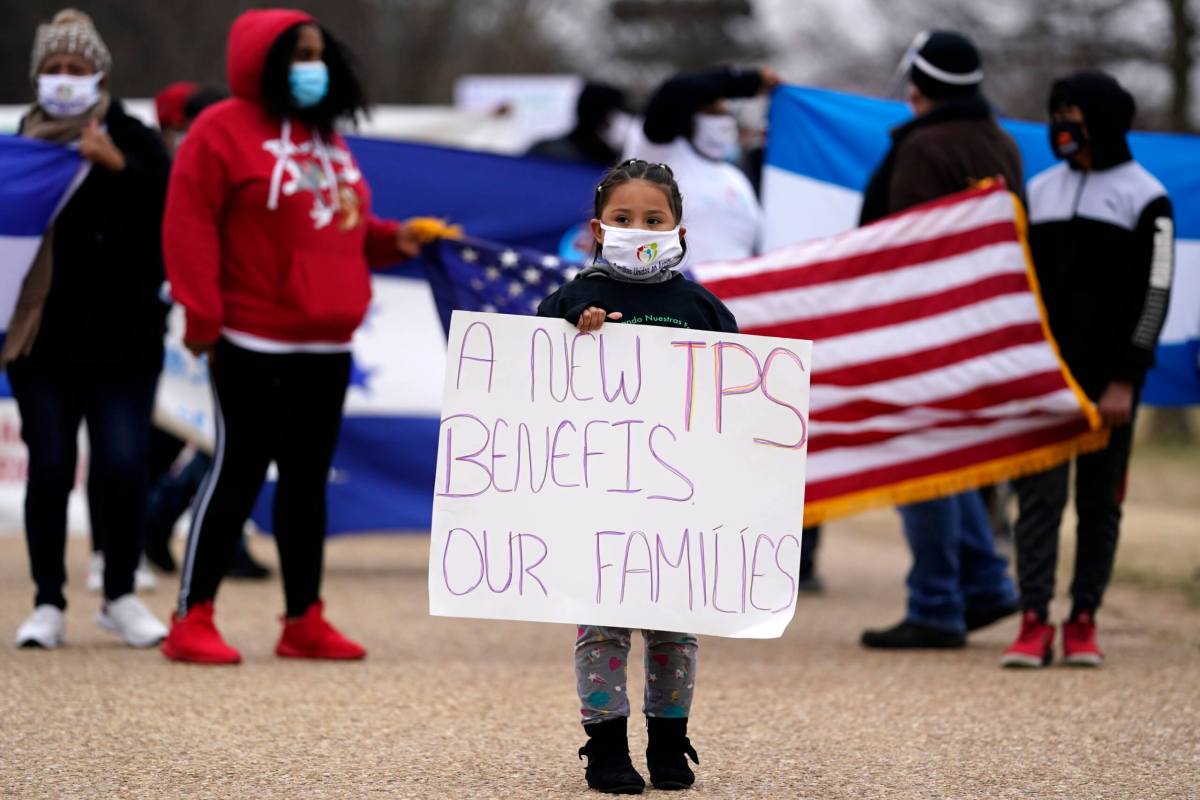 Congresistas exigen a Biden revisar estatus de 17 países con TPS