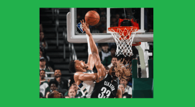 Los campeones defensores Bucks se imponen a los Nets