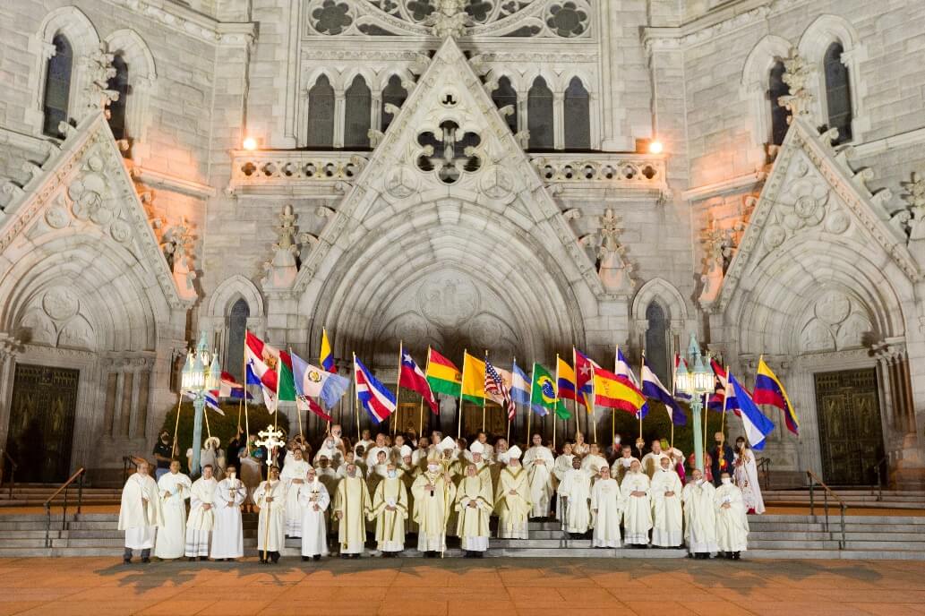 Celebran Mes Nacional de la Herencia Hispana con una misa especial en español