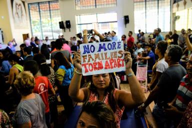 Jueces y abogados apoyan proyecto de Tribunales de Inmigración independientes