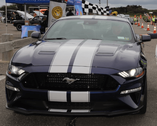 Vívelo LI : Exhibición de autos clásicos en Tobay Beach