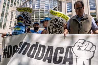 'Soñadores' de DACA entre la incertidumbre y el miedo a la deportación