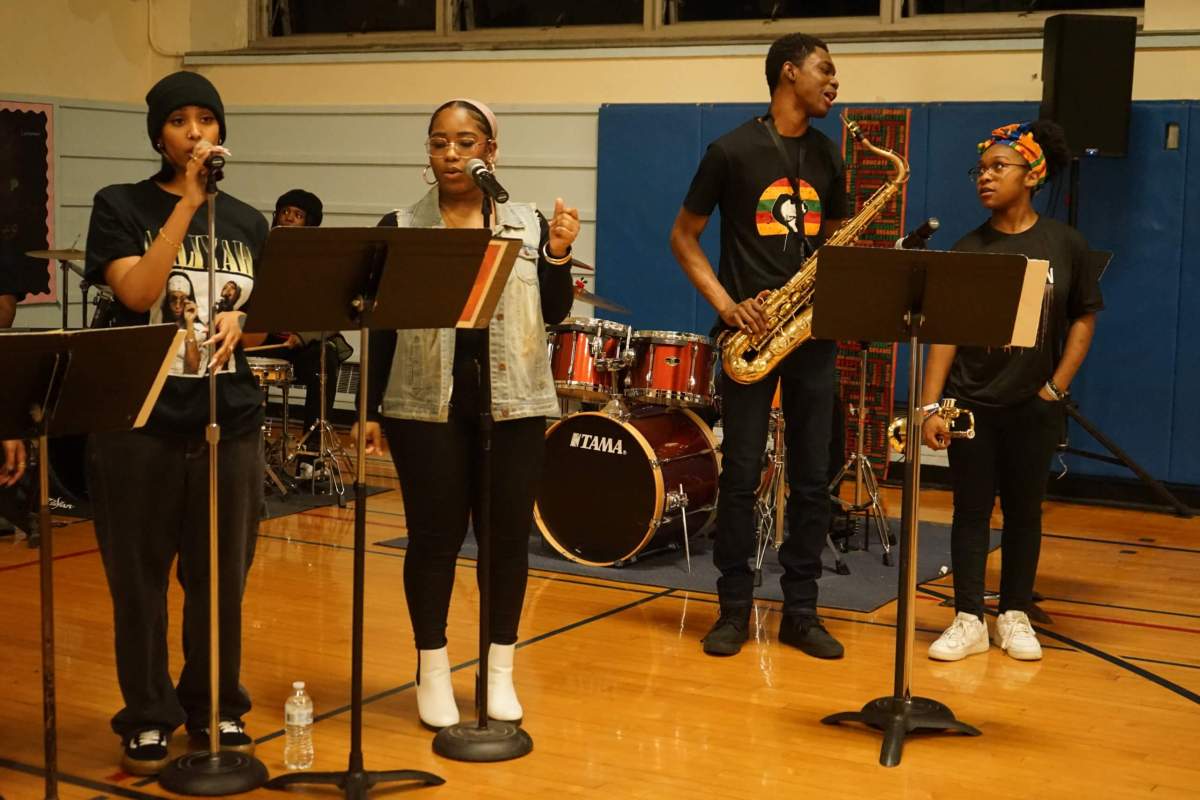 Simposio del Mes de la Historia Negra en escuela secundaria de Uniondale