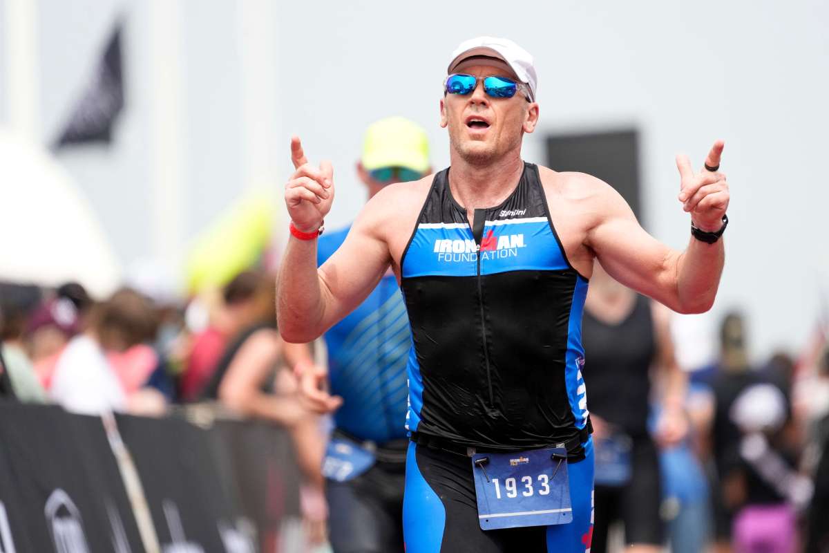 Marca récord el triatlón inaugural Iroman en Jones Beach