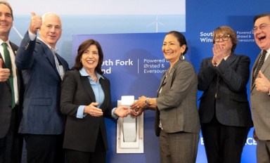 La gobernadora Hochul celebra la culminación de South Fork Wind