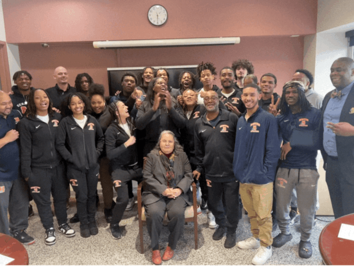 Hostos Community College celebra la gran temporada de sus equipos de baloncesto los 'Caimans'