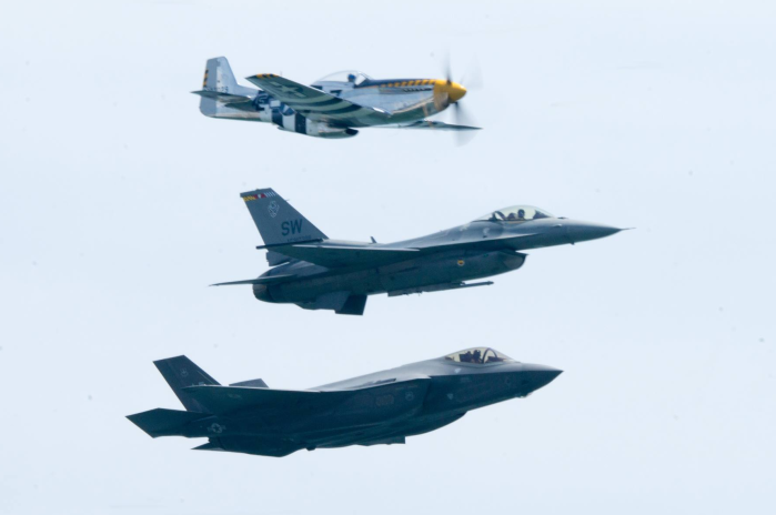 Vívelo LI: Bethpage Airshow en Jones Beach State Park