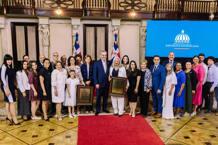 Hostos, Educadores de NYC, República Dominicana