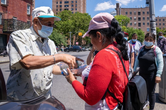 Las mujeres latinas trabajadoras aportan 1,3 billones al PIB de EEUU