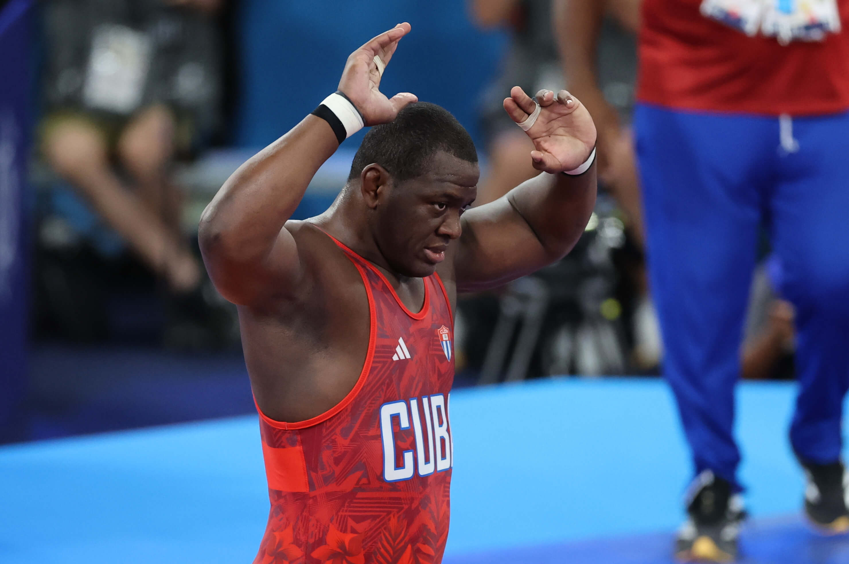 Luchador cubano Mijaín López hace historia con su quinto oro olímpico consecutivo