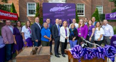 'Islip Goes Purple' atrae multitudes y corredores se unen en la recuperación